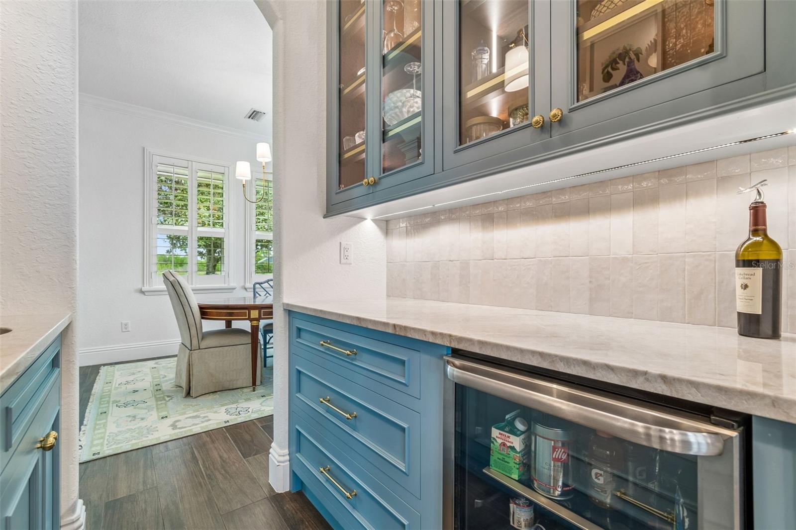 Image 7 of 60 For 8603 Alafia Hills