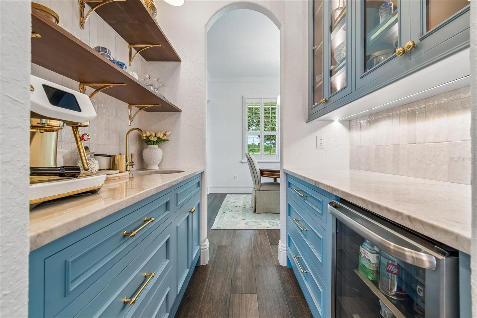 Image 8 of 60 For 8603 Alafia Hills