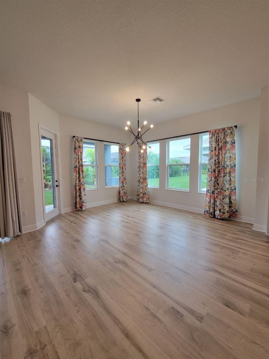 Image 7 of 55 For 7708 Paradiso Drive