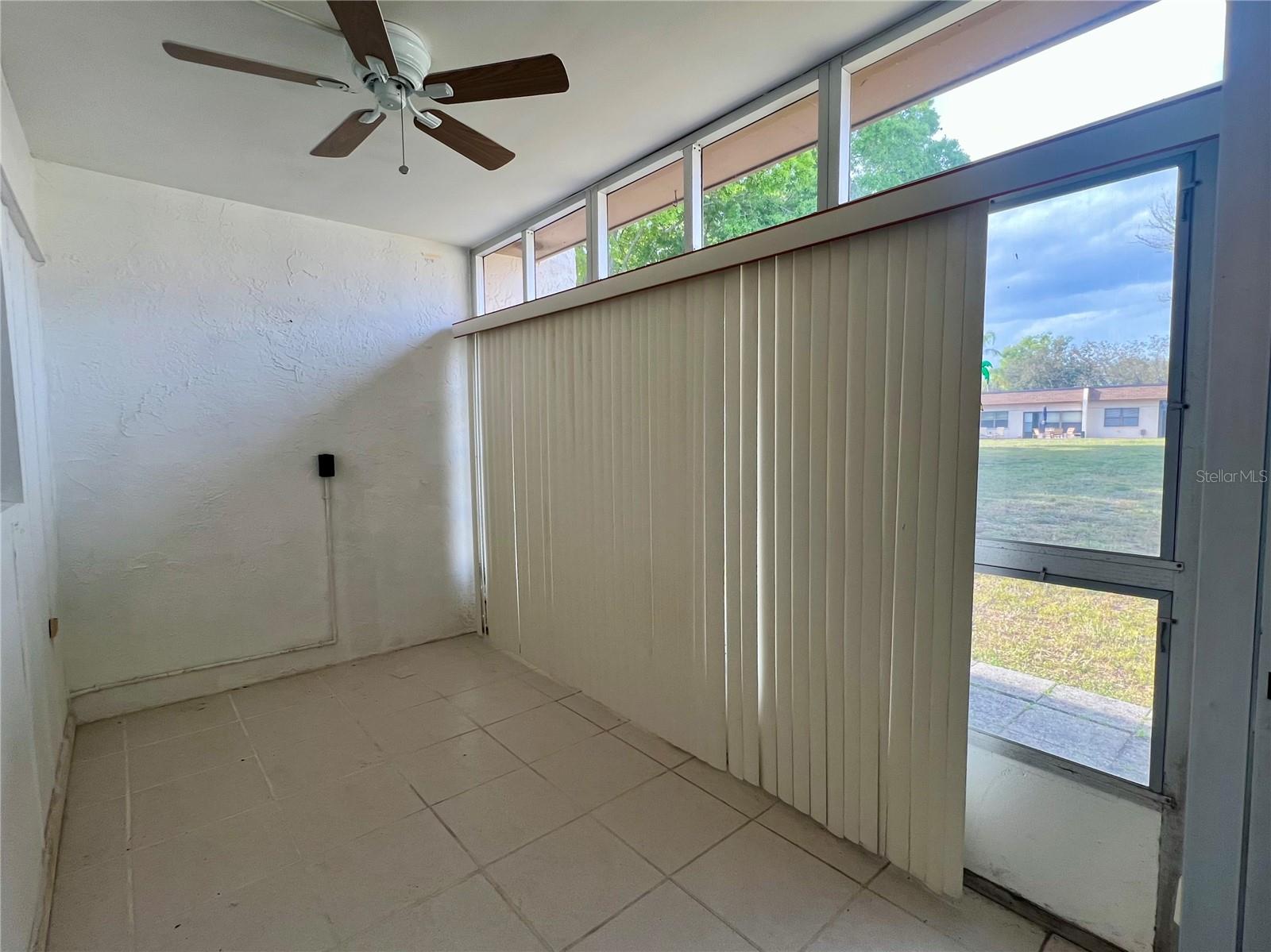 Listing photo id 8 for 1410 Arrowhead Circle W