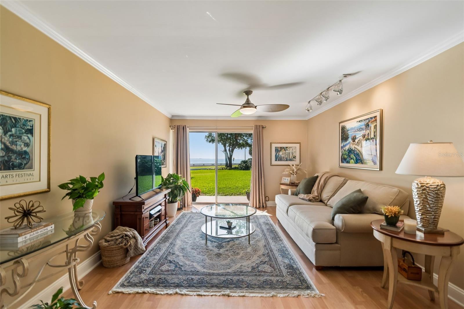 Image 11 of 40 For 3325 Bayshore Boulevard A12