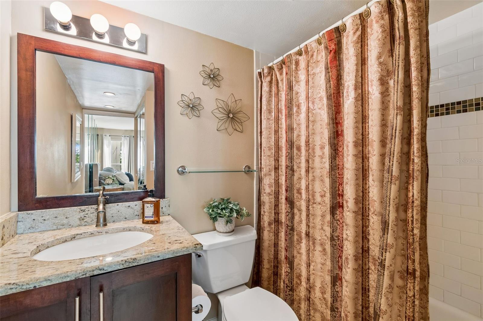 Image 15 of 40 For 3325 Bayshore Boulevard A12