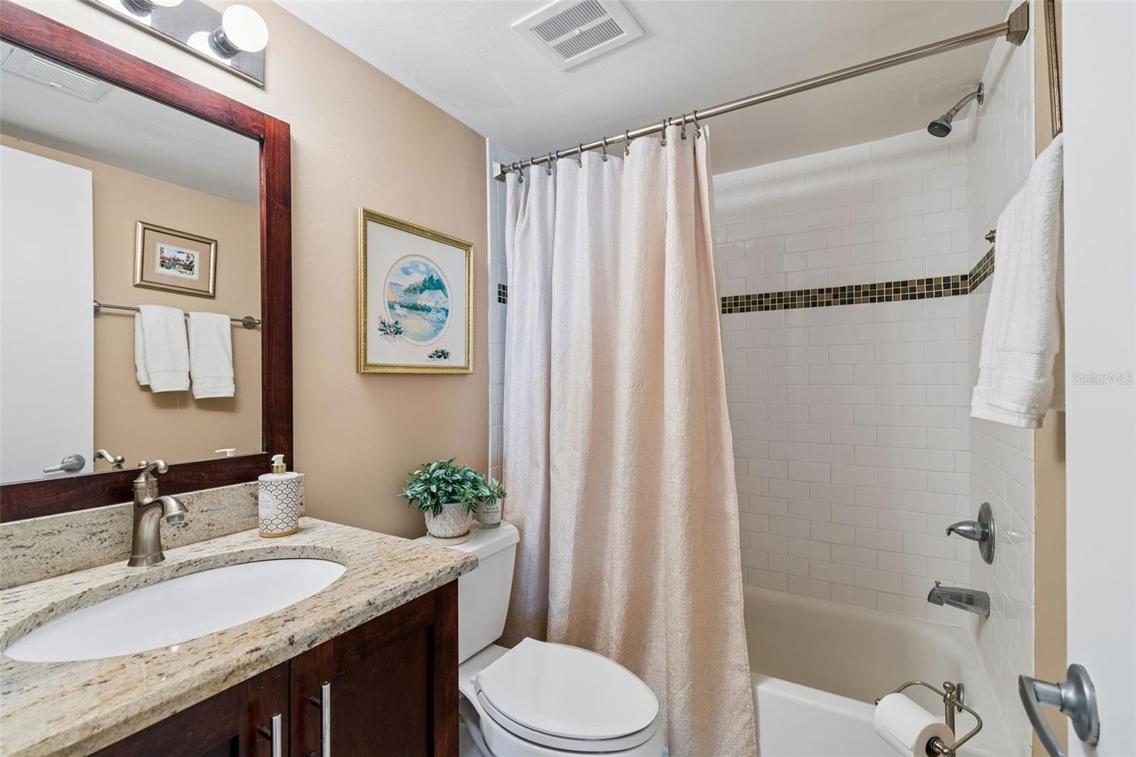 Image 19 of 40 For 3325 Bayshore Boulevard A12