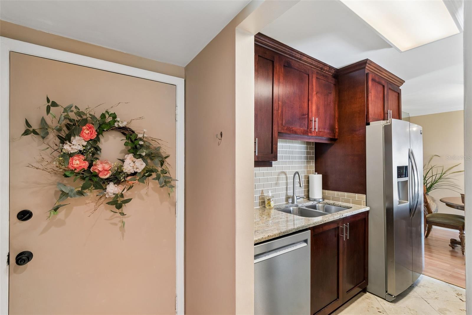 Image 3 of 40 For 3325 Bayshore Boulevard A12