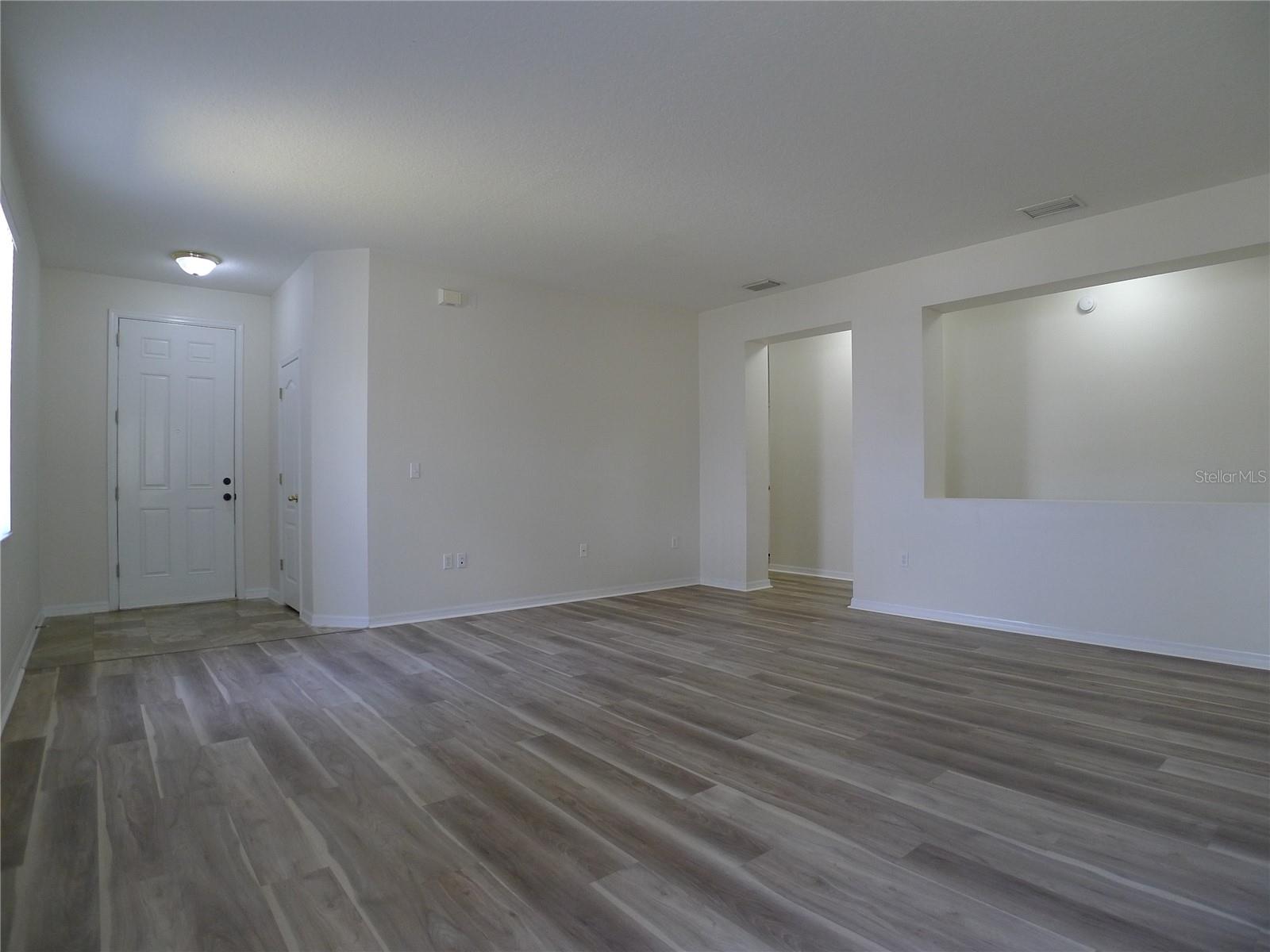 Image 4 of 20 For 6829 Lake Eaglebrooke Drive