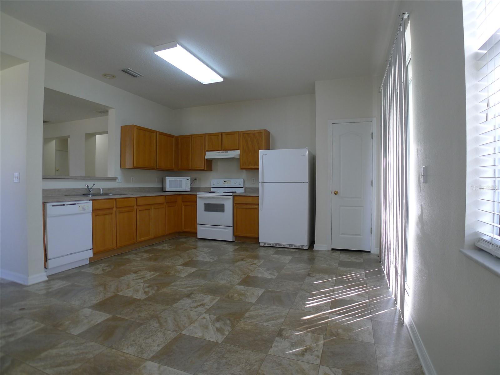 Image 6 of 20 For 6829 Lake Eaglebrooke Drive