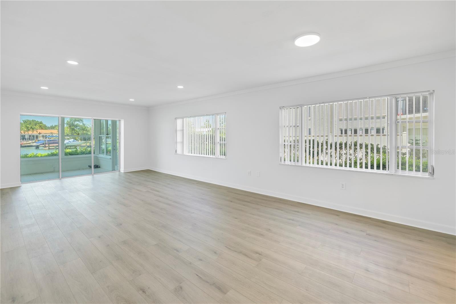 Image 15 of 70 For 270 Skiff Point A5