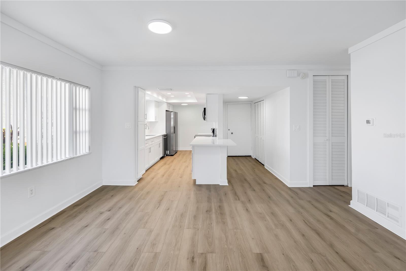 Image 16 of 70 For 270 Skiff Point A5