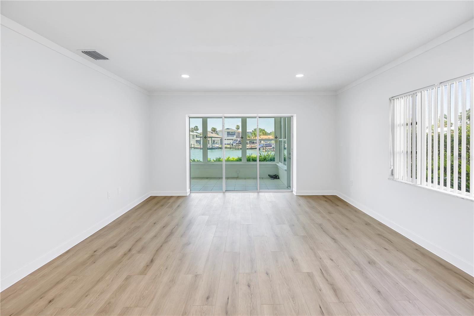 Image 18 of 70 For 270 Skiff Point A5