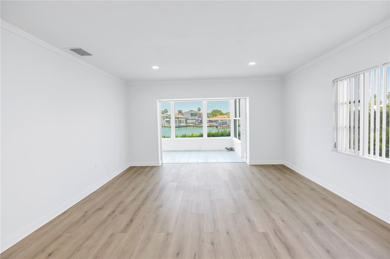 Image 23 of 70 For 270 Skiff Point A5