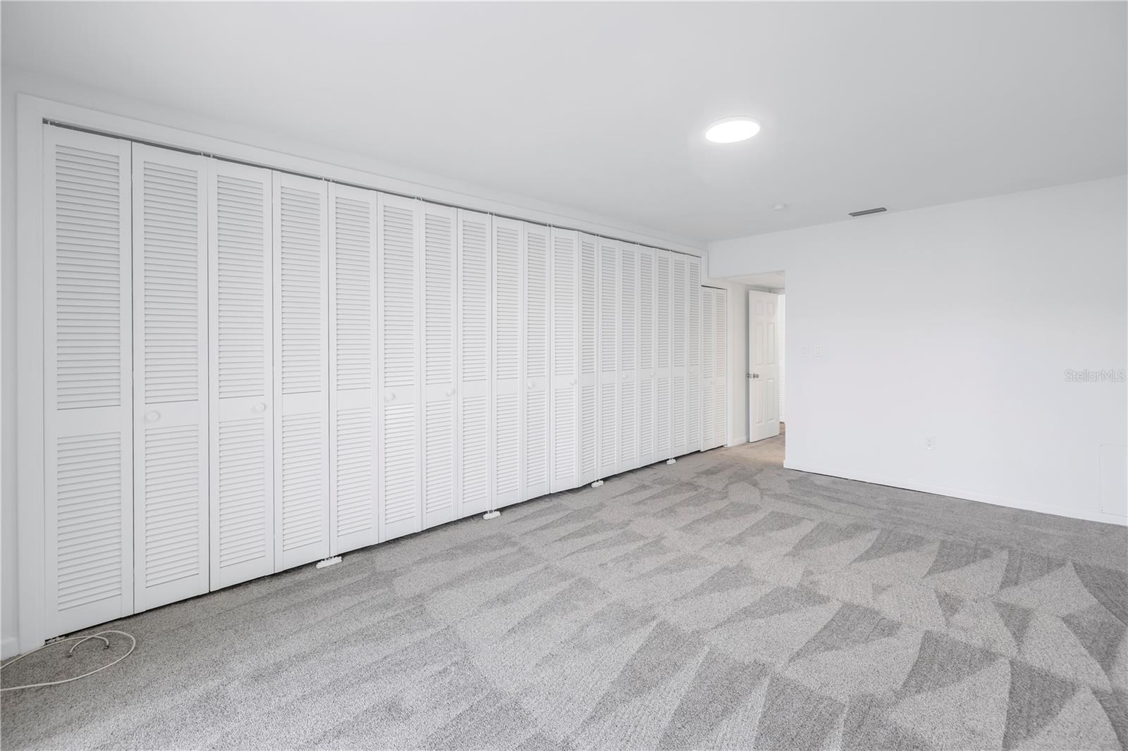 Image 27 of 70 For 270 Skiff Point A5