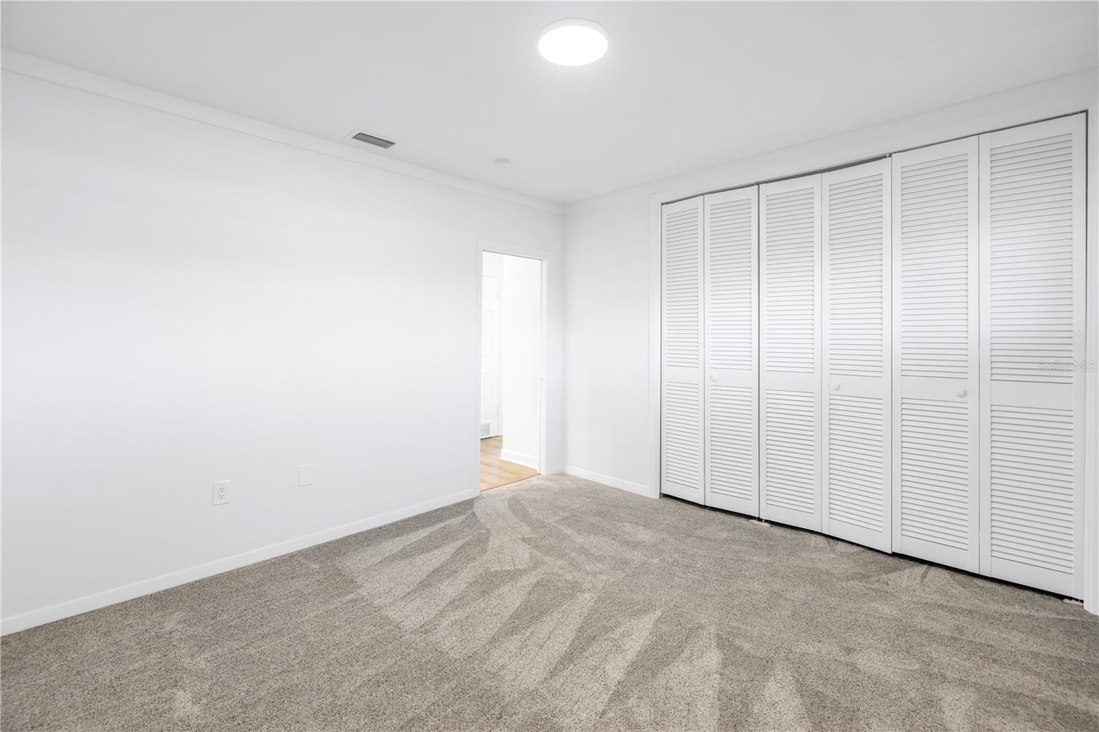 Image 29 of 70 For 270 Skiff Point A5