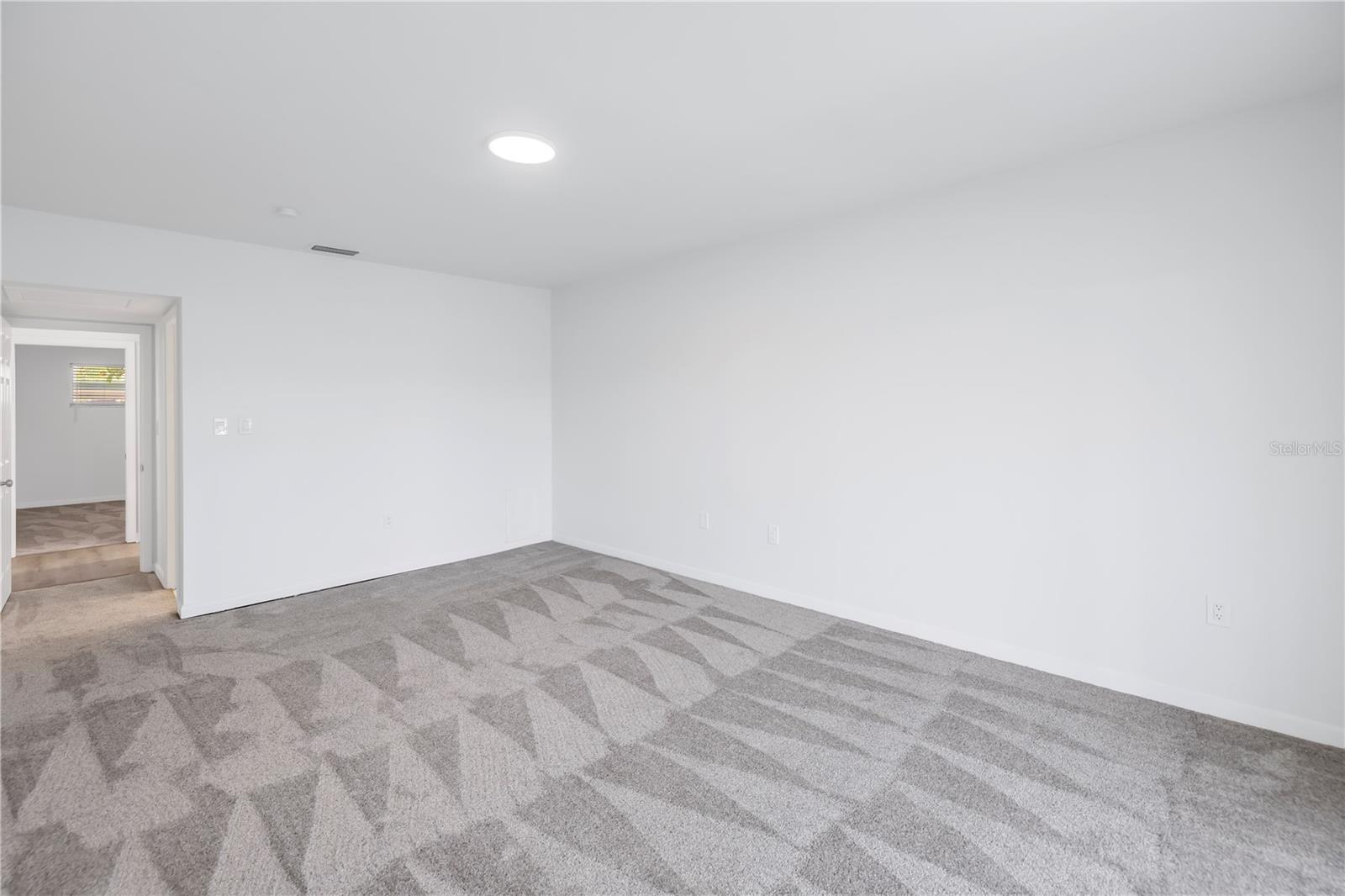 Image 34 of 70 For 270 Skiff Point A5