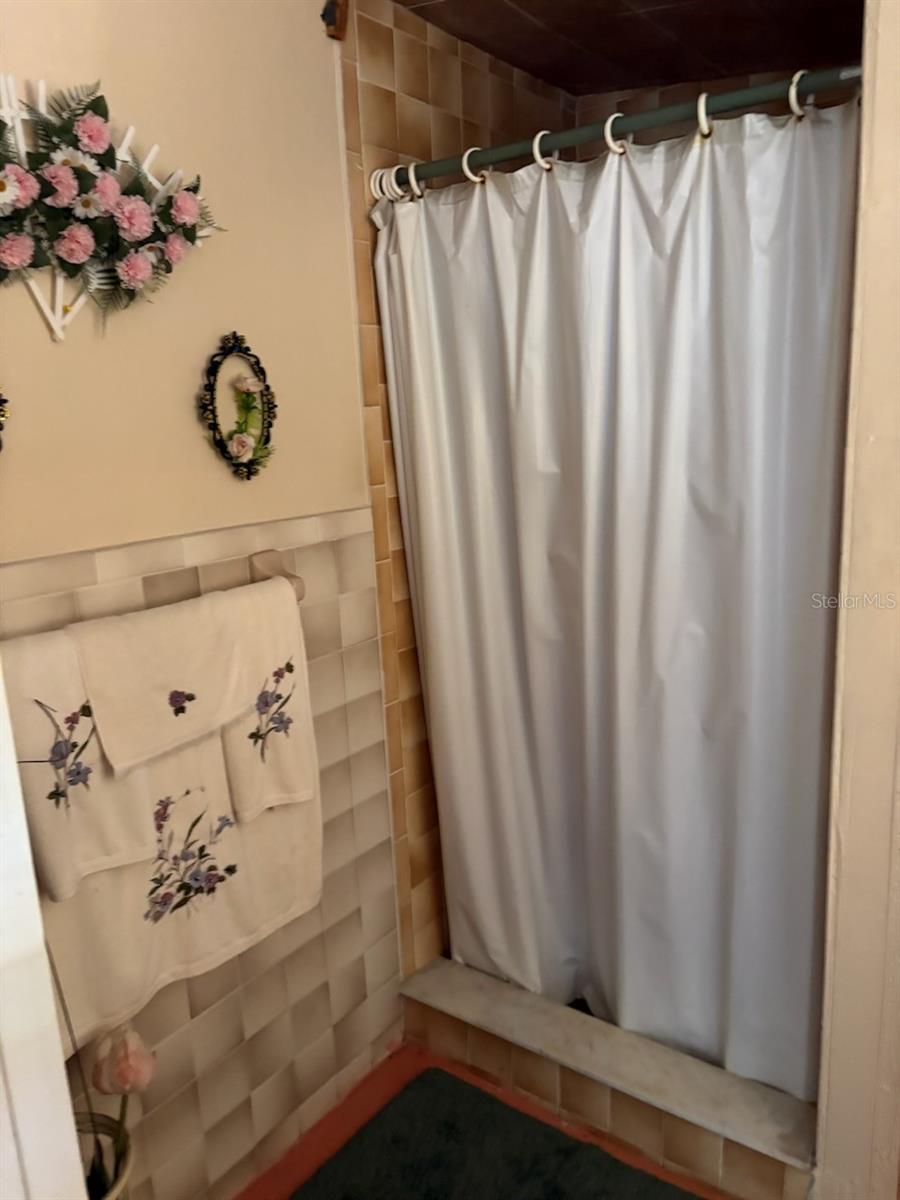 Image 21 of 37 For 2405 Corrine Street