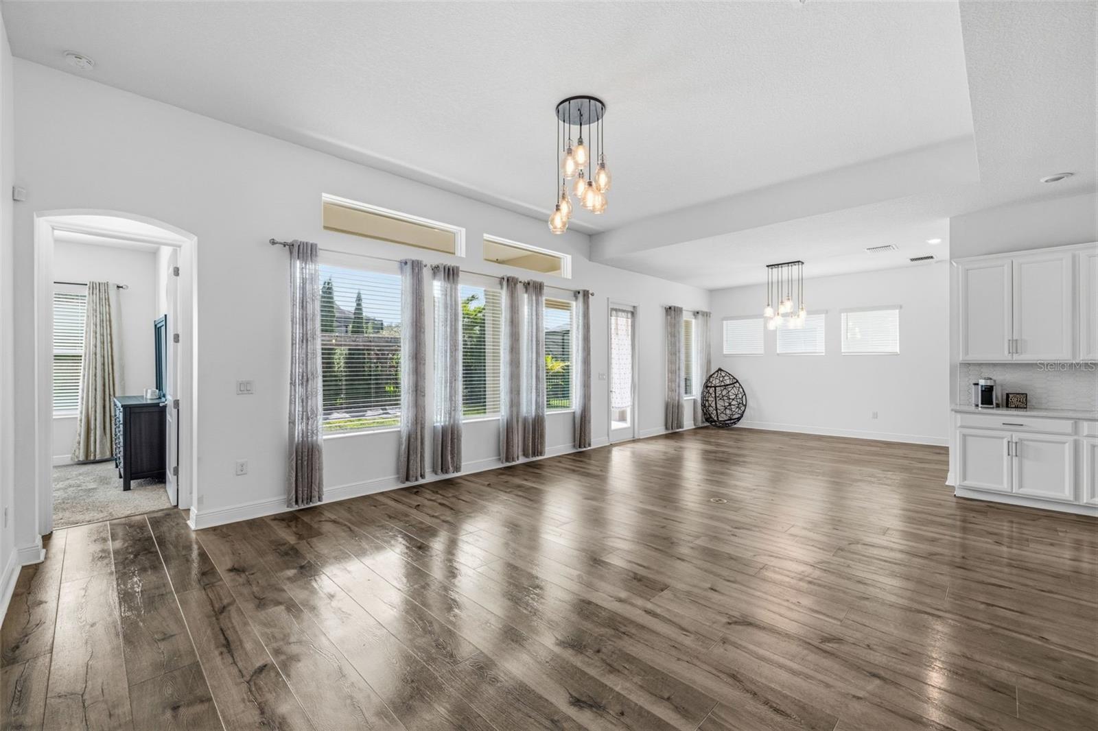 Image 10 of 45 For 5925 Silver Sun Drive