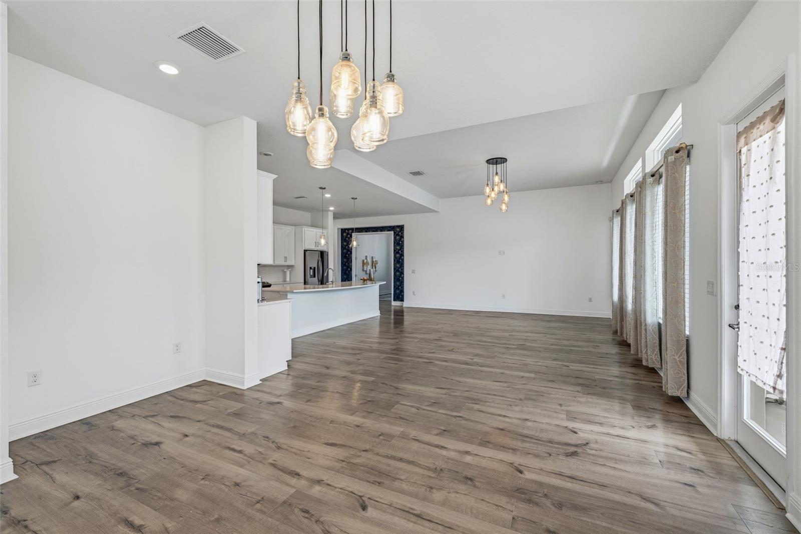 Image 12 of 45 For 5925 Silver Sun Drive