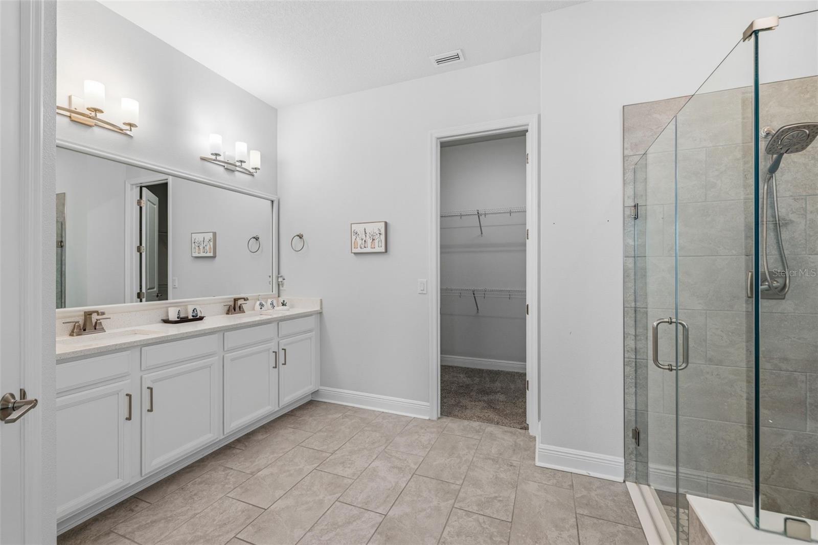 Image 15 of 45 For 5925 Silver Sun Drive