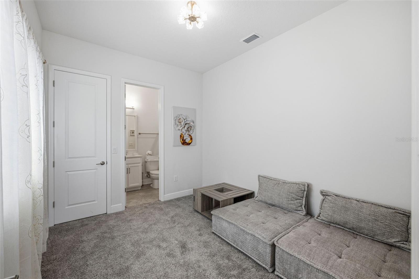 Image 19 of 45 For 5925 Silver Sun Drive