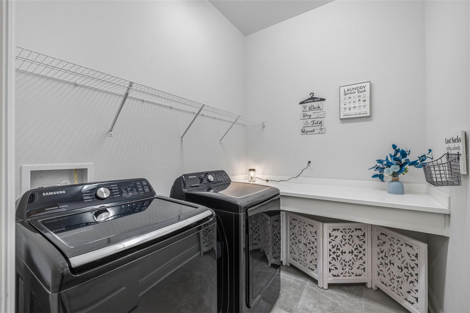 Image 25 of 45 For 5925 Silver Sun Drive