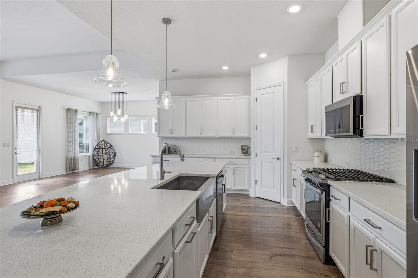 Image 6 of 45 For 5925 Silver Sun Drive