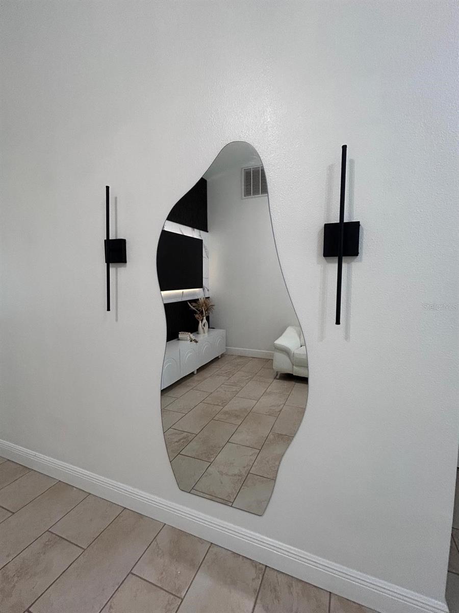 Listing photo id 8 for 5103 18th Avenue