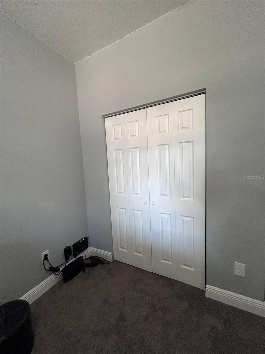 Listing photo id 25 for 5103 18th Avenue