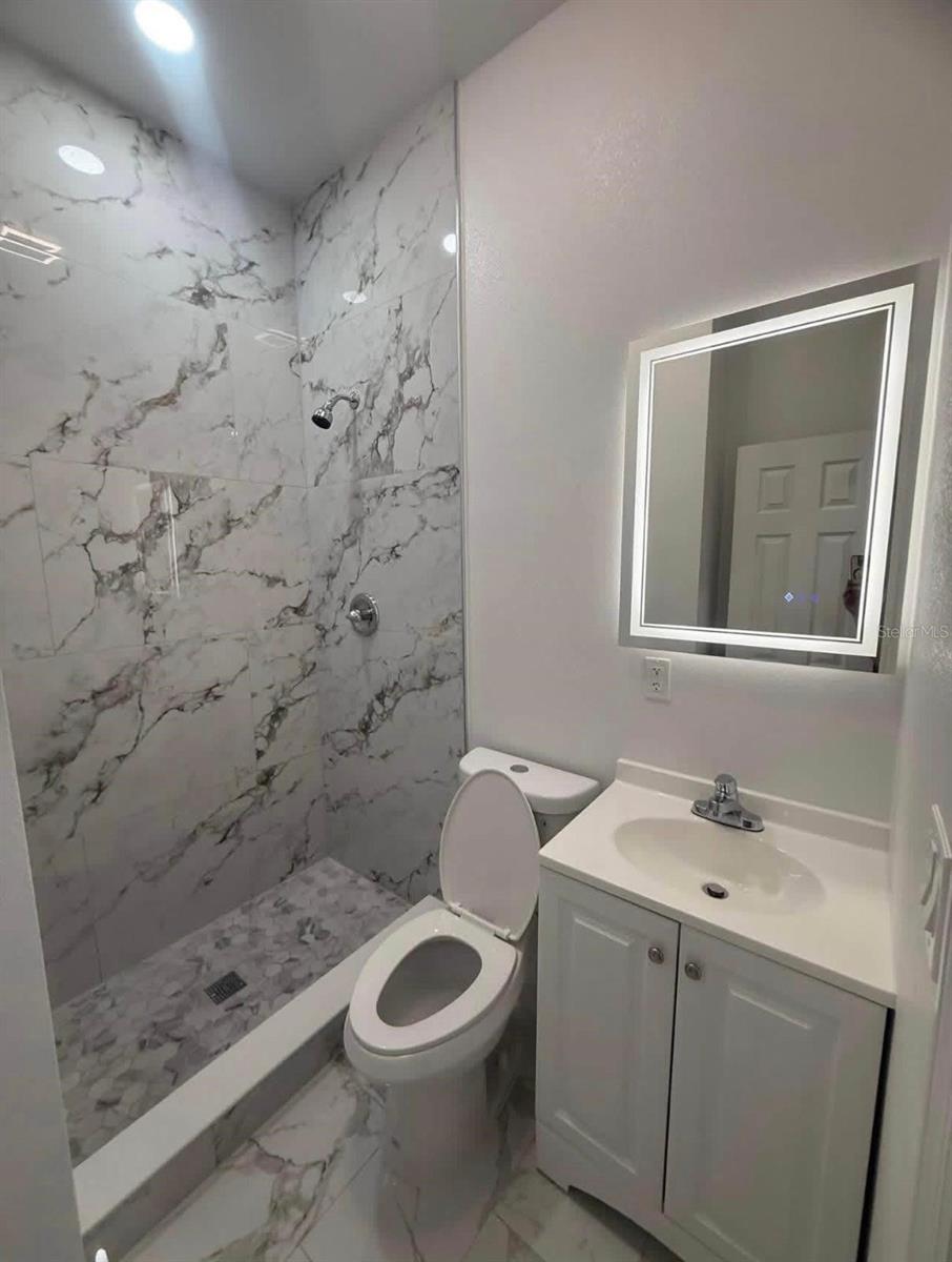 Listing photo id 29 for 5103 18th Avenue