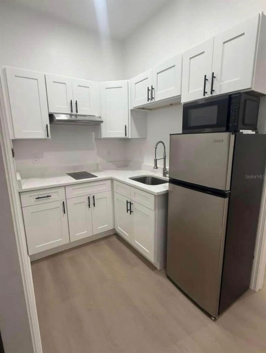 Listing photo id 33 for 5103 18th Avenue