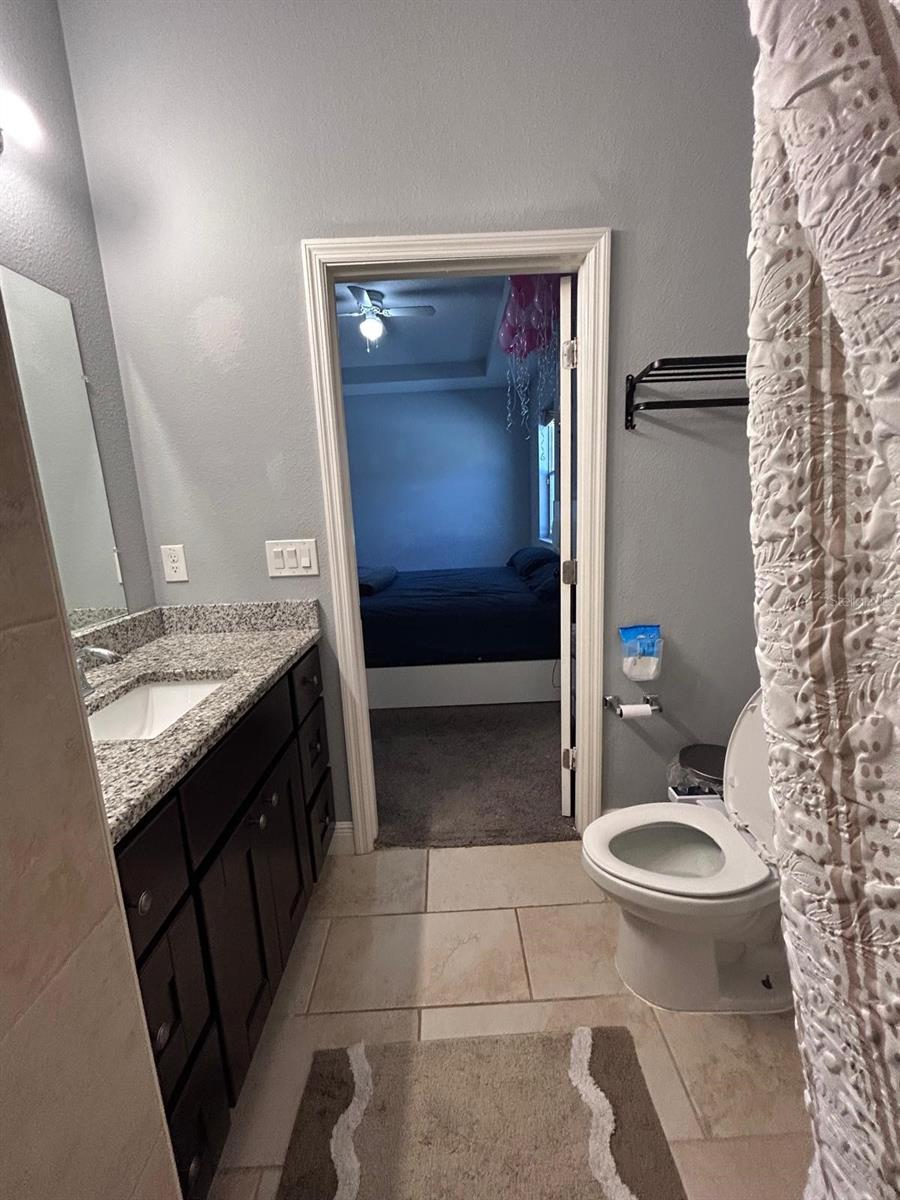 Listing photo id 37 for 5103 18th Avenue