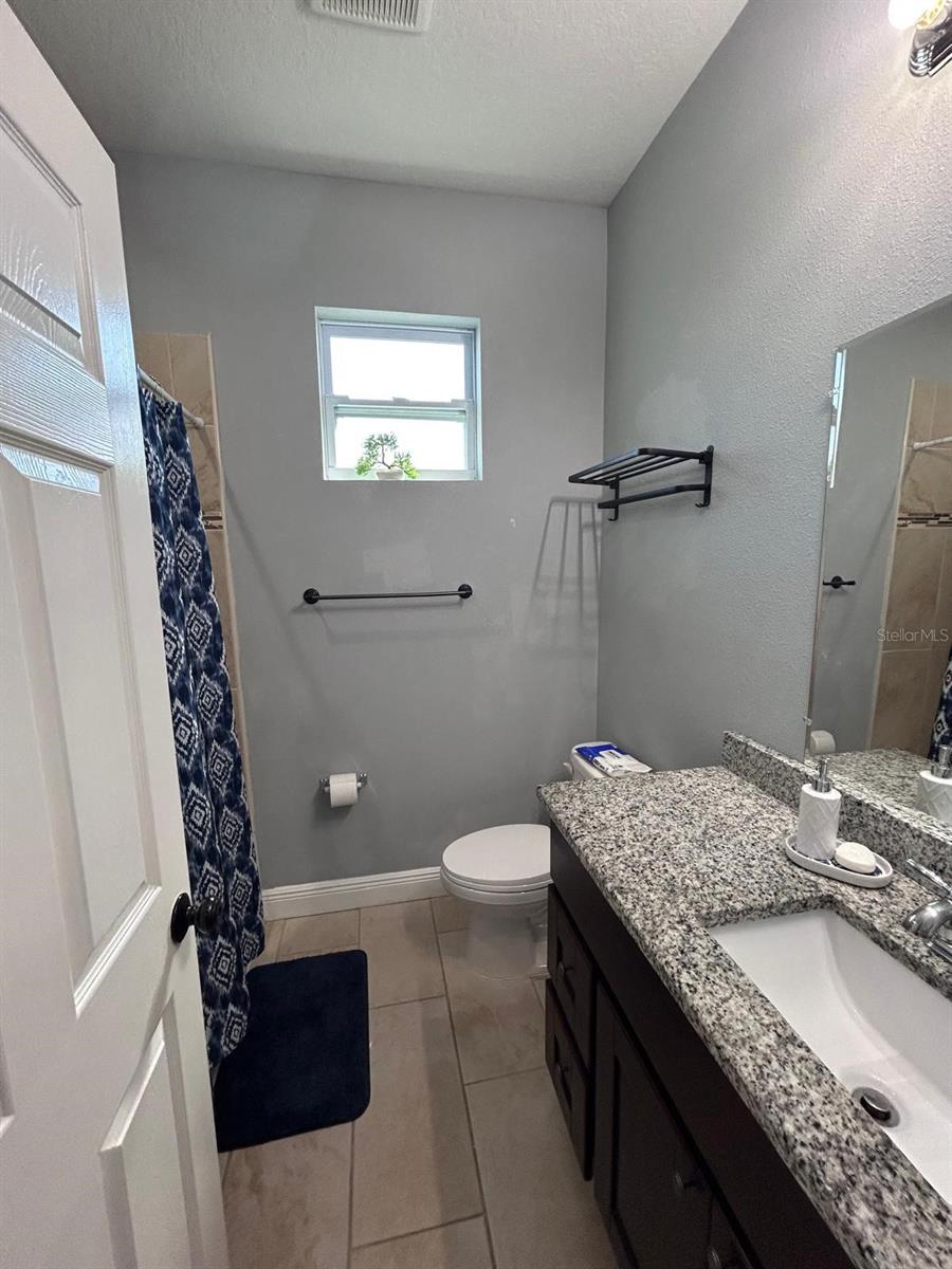 Listing photo id 38 for 5103 18th Avenue