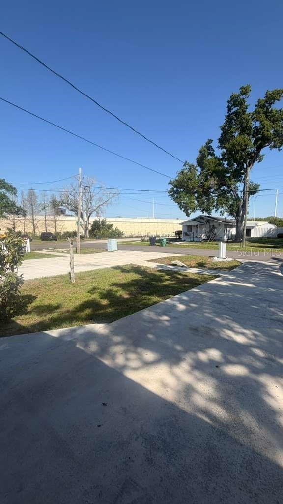 Listing photo id 41 for 5103 18th Avenue