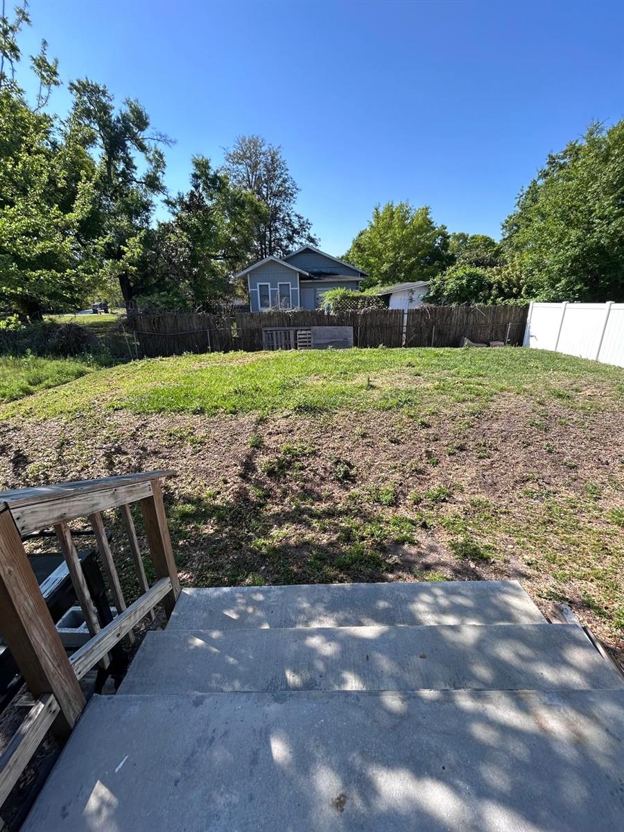 Listing photo id 43 for 5103 18th Avenue