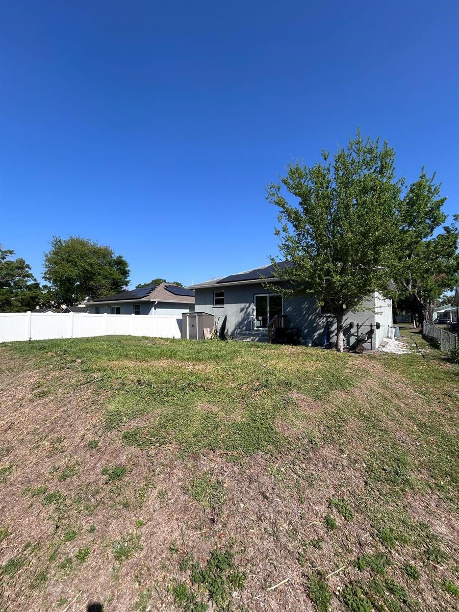 Listing photo id 45 for 5103 18th Avenue
