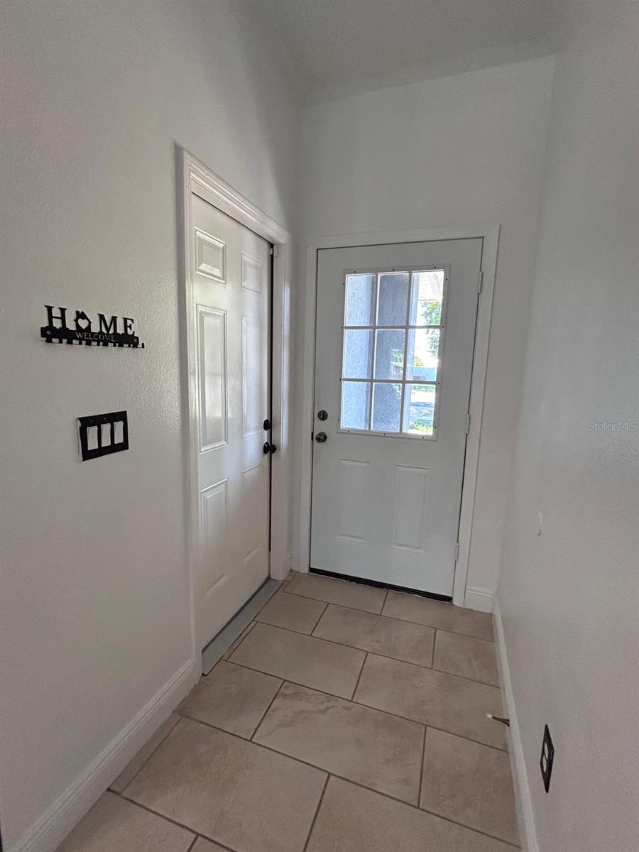 Listing photo id 3 for 5103 18th Avenue