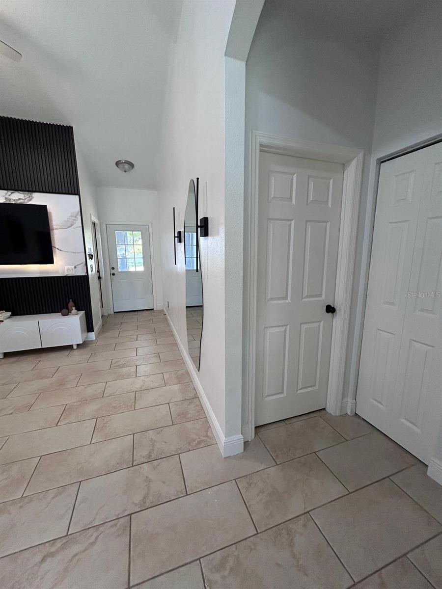 Listing photo id 4 for 5103 18th Avenue