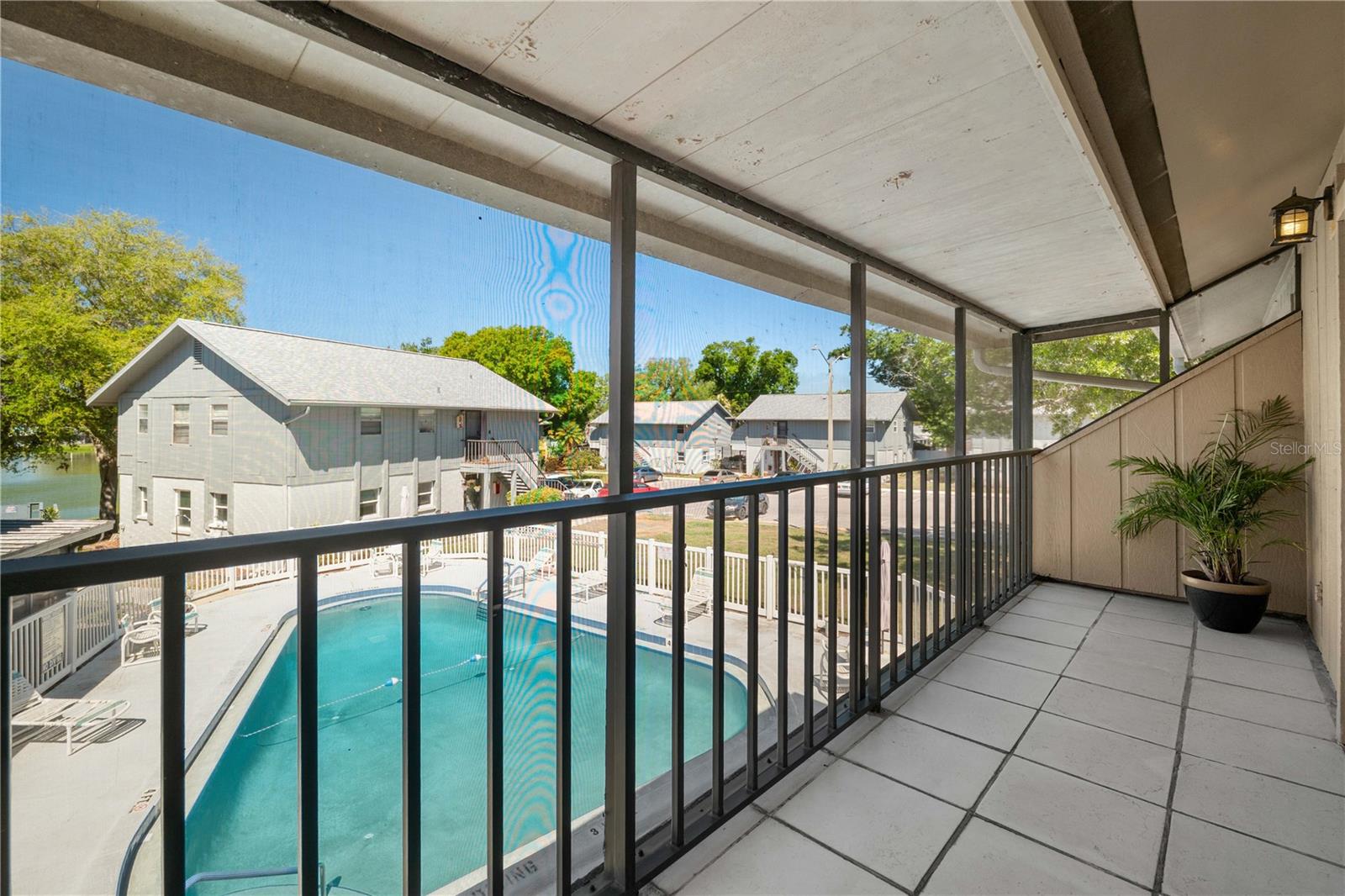 Image 15 of 23 For 1960 Union Street 28