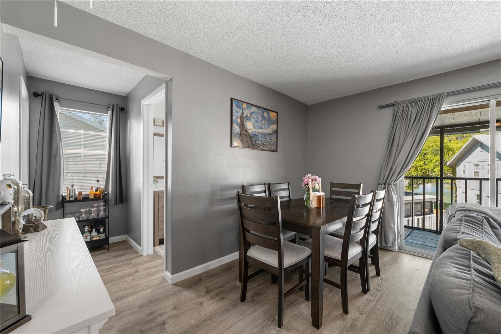 Image 5 of 23 For 1960 Union Street 28