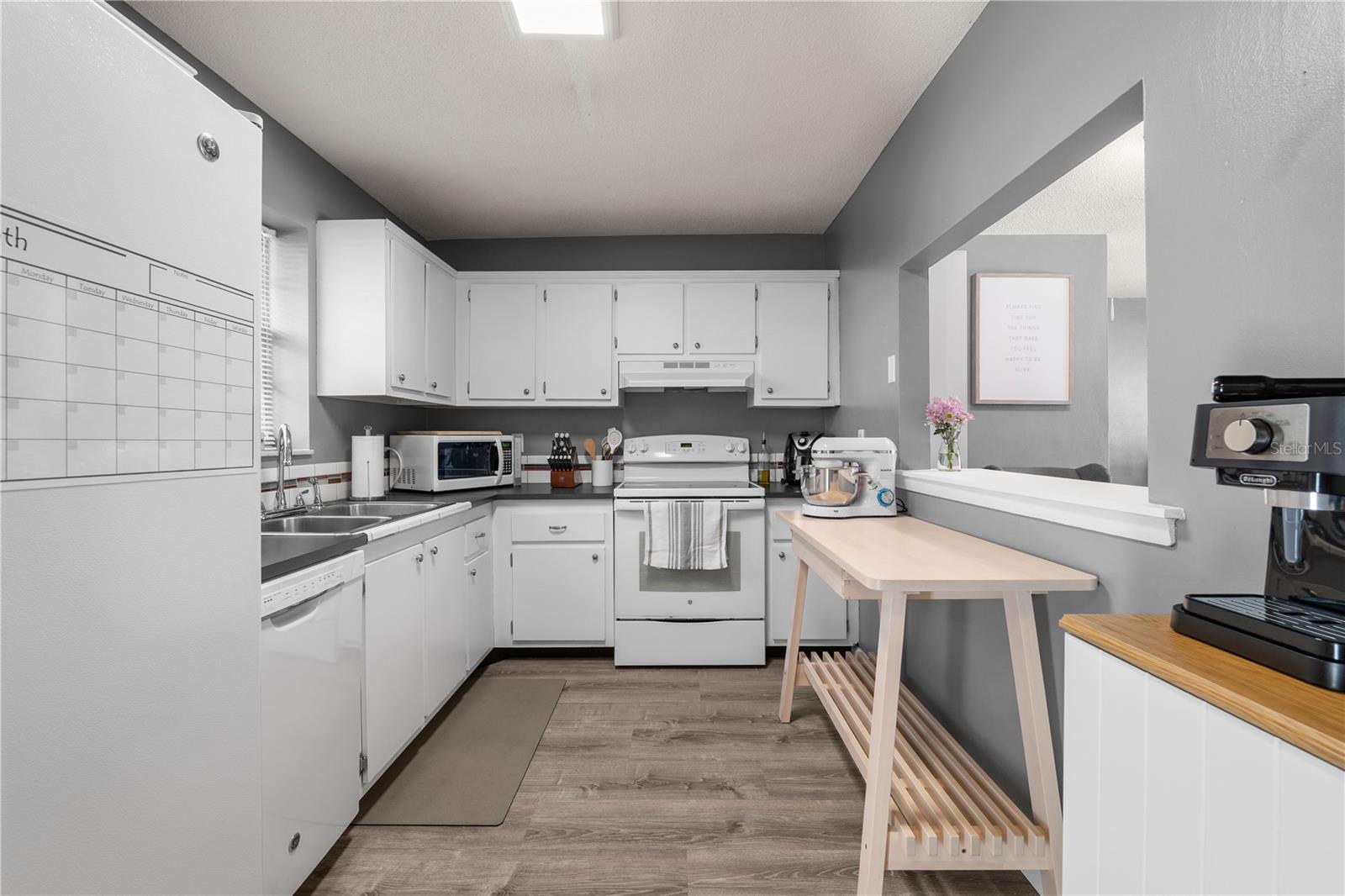 Image 6 of 23 For 1960 Union Street 28