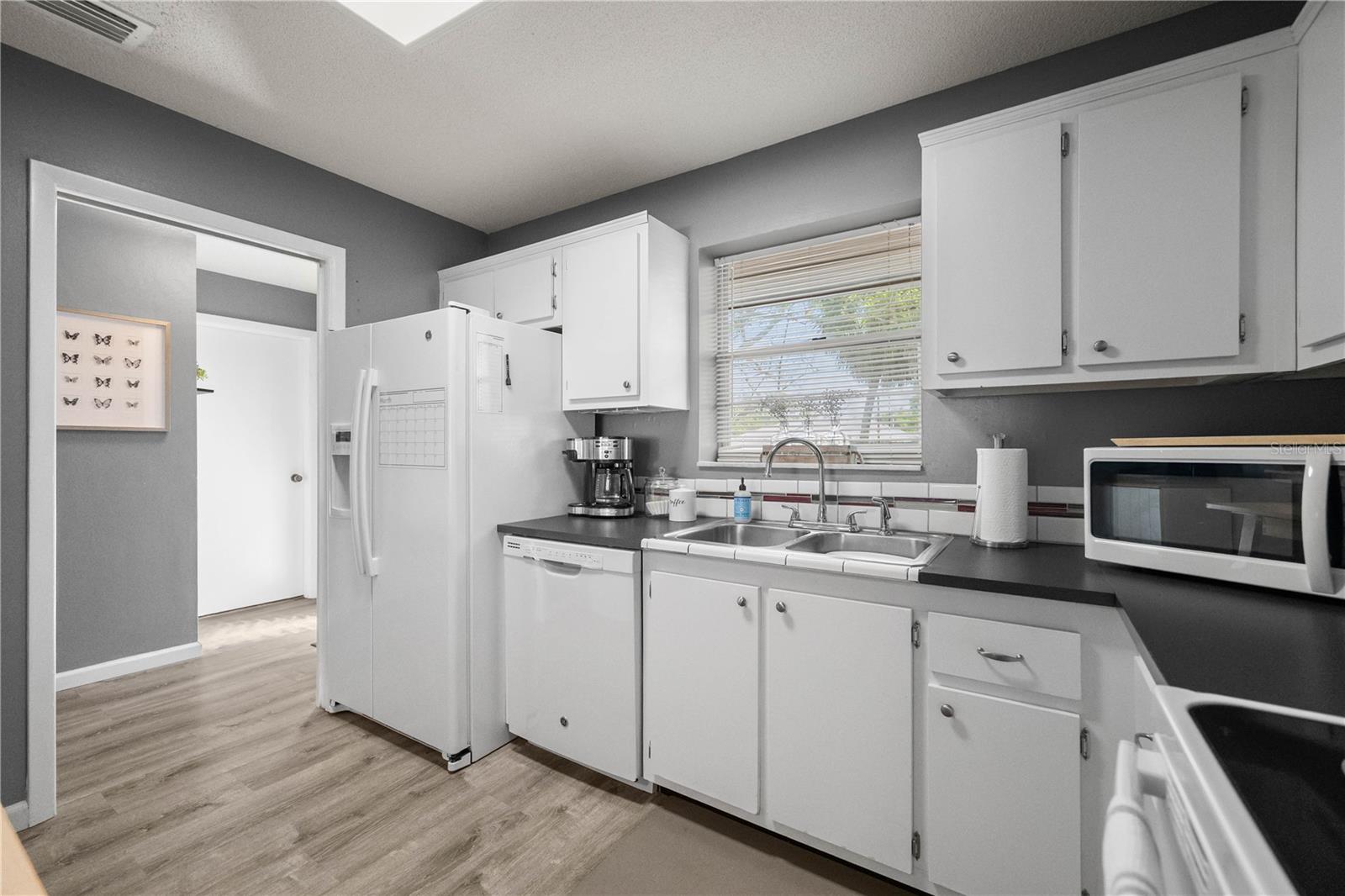 Image 7 of 23 For 1960 Union Street 28