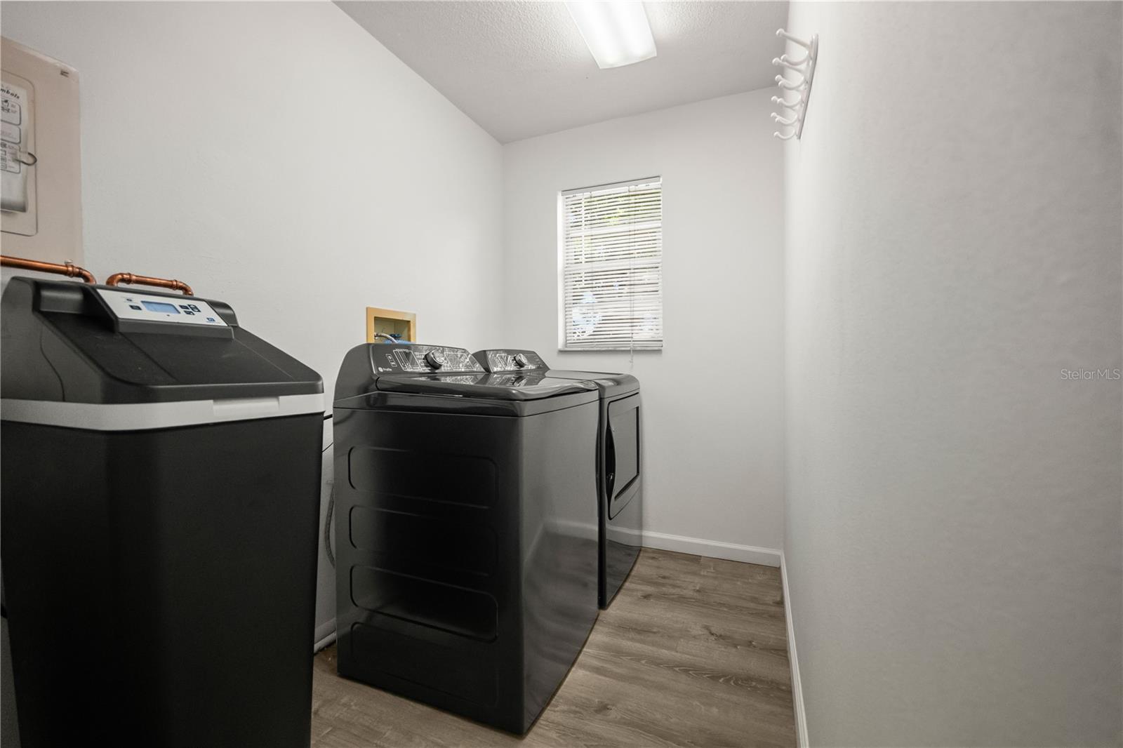 Image 8 of 23 For 1960 Union Street 28