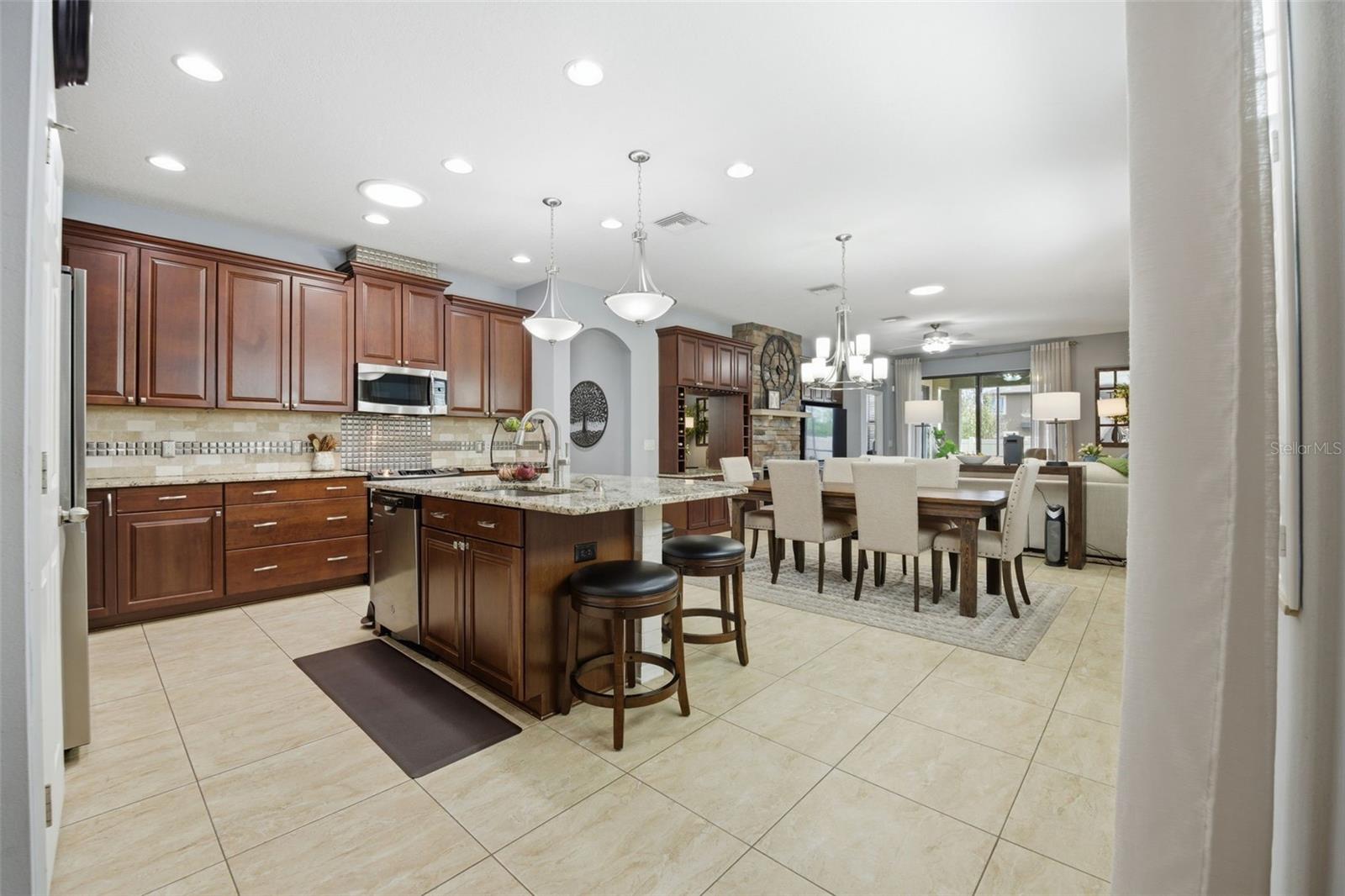 Image 12 of 61 For 11623 Palmetto Pine Street