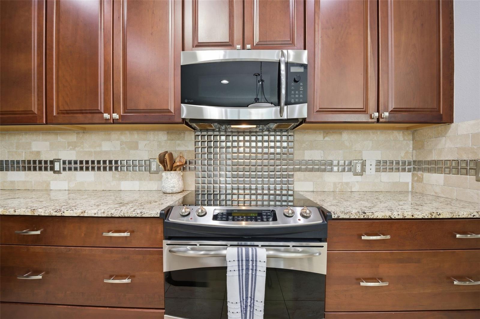 Image 15 of 61 For 11623 Palmetto Pine Street