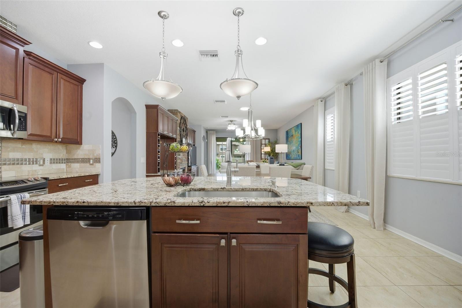 Image 16 of 61 For 11623 Palmetto Pine Street