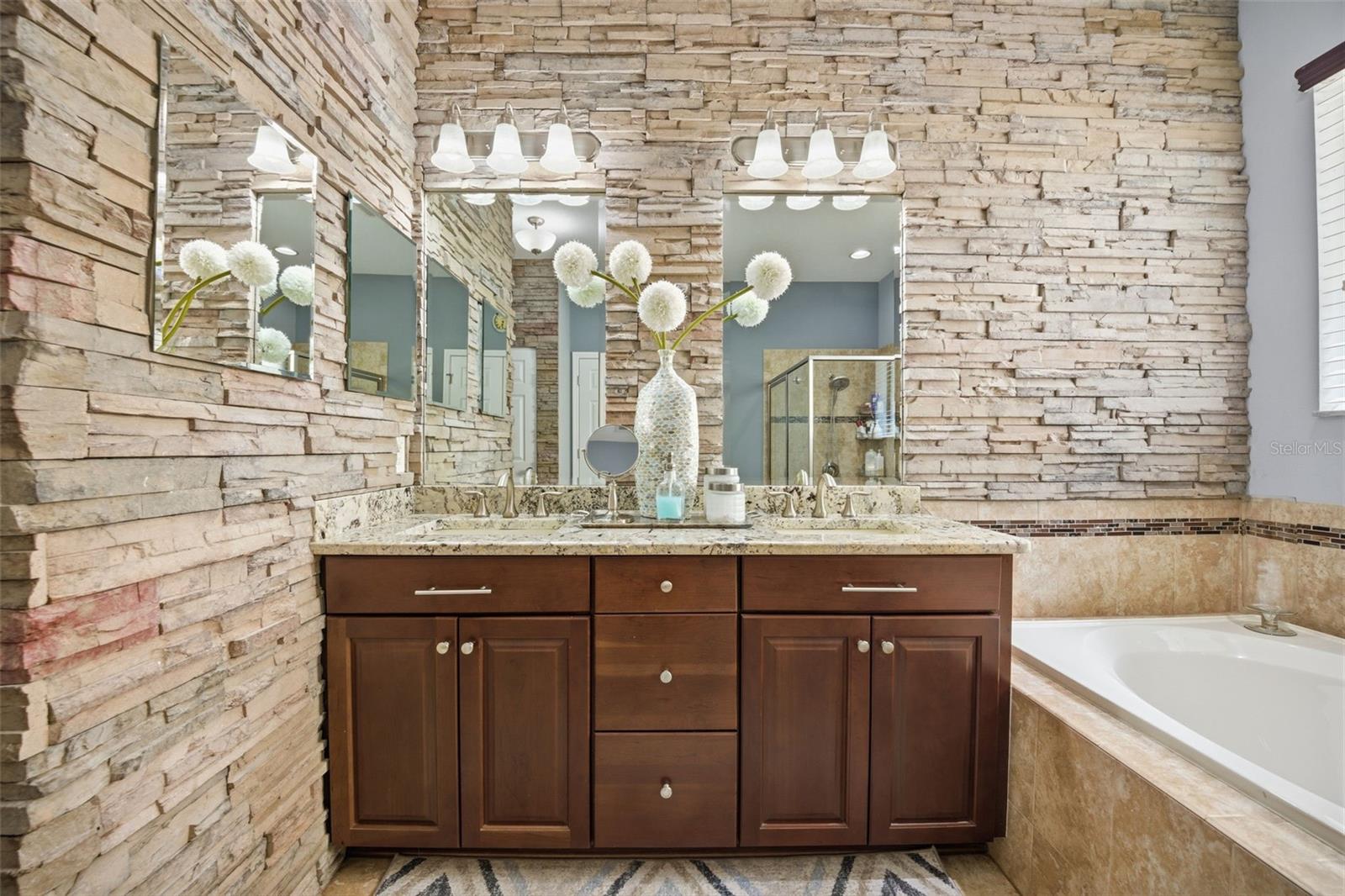 Image 26 of 61 For 11623 Palmetto Pine Street