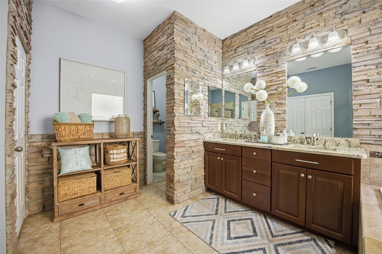 Image 27 of 61 For 11623 Palmetto Pine Street