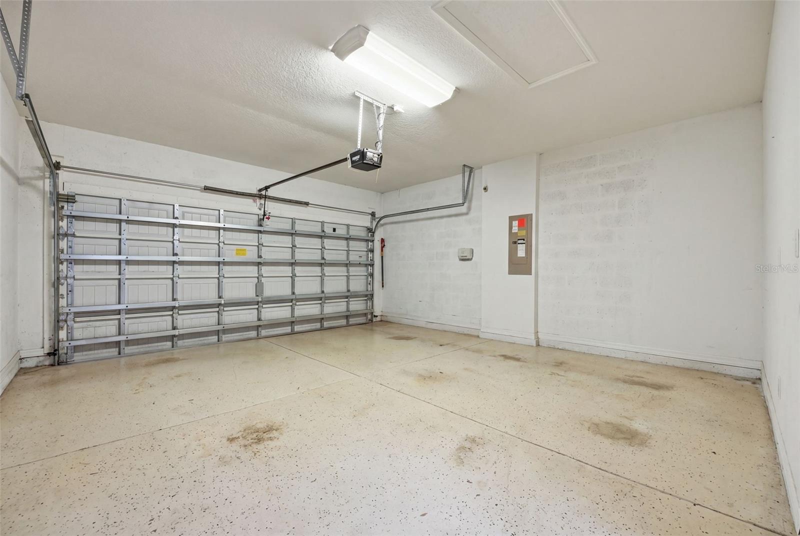 Image 35 of 61 For 11623 Palmetto Pine Street