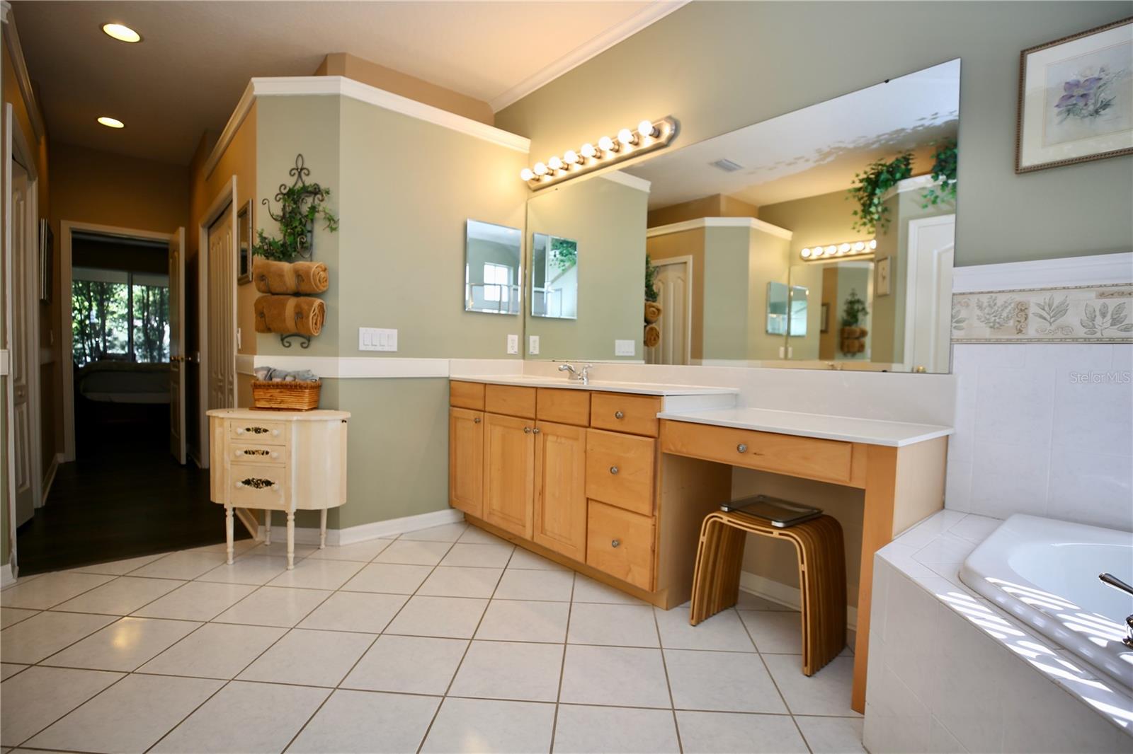 Image 24 of 71 For 2410 Tea Olive Terrace