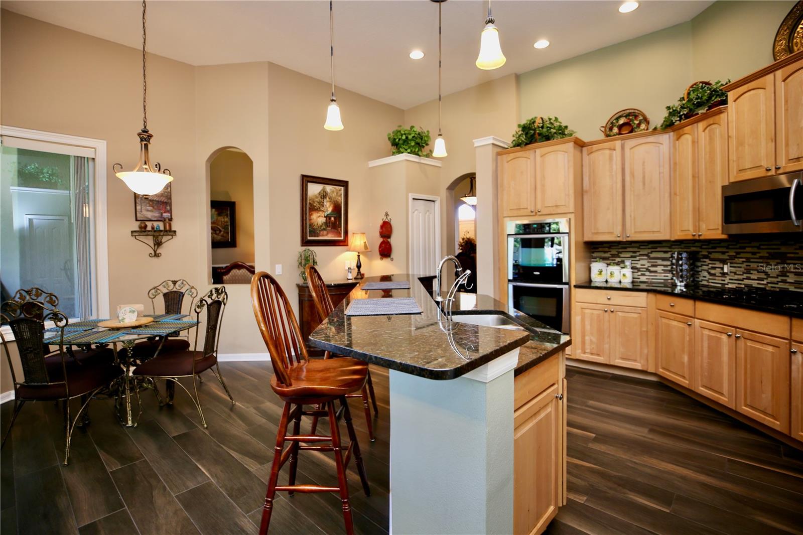 Image 32 of 71 For 2410 Tea Olive Terrace