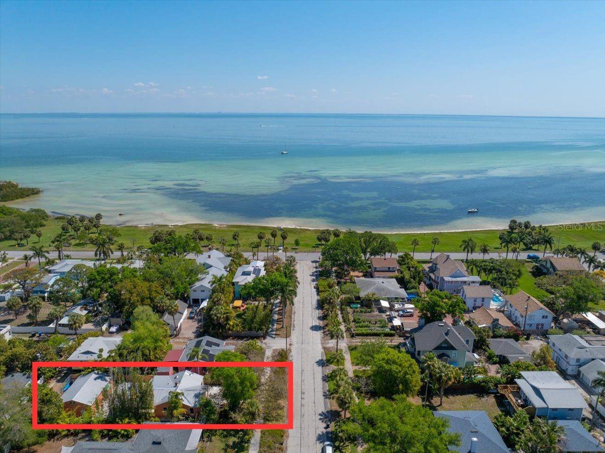 Listing photo id 0 for 225 17th Avenue Se