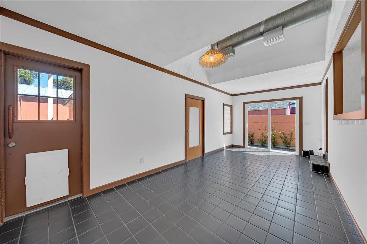 Listing photo id 33 for 225 17th Avenue Se